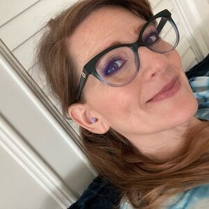 Meet your Posher, Lea